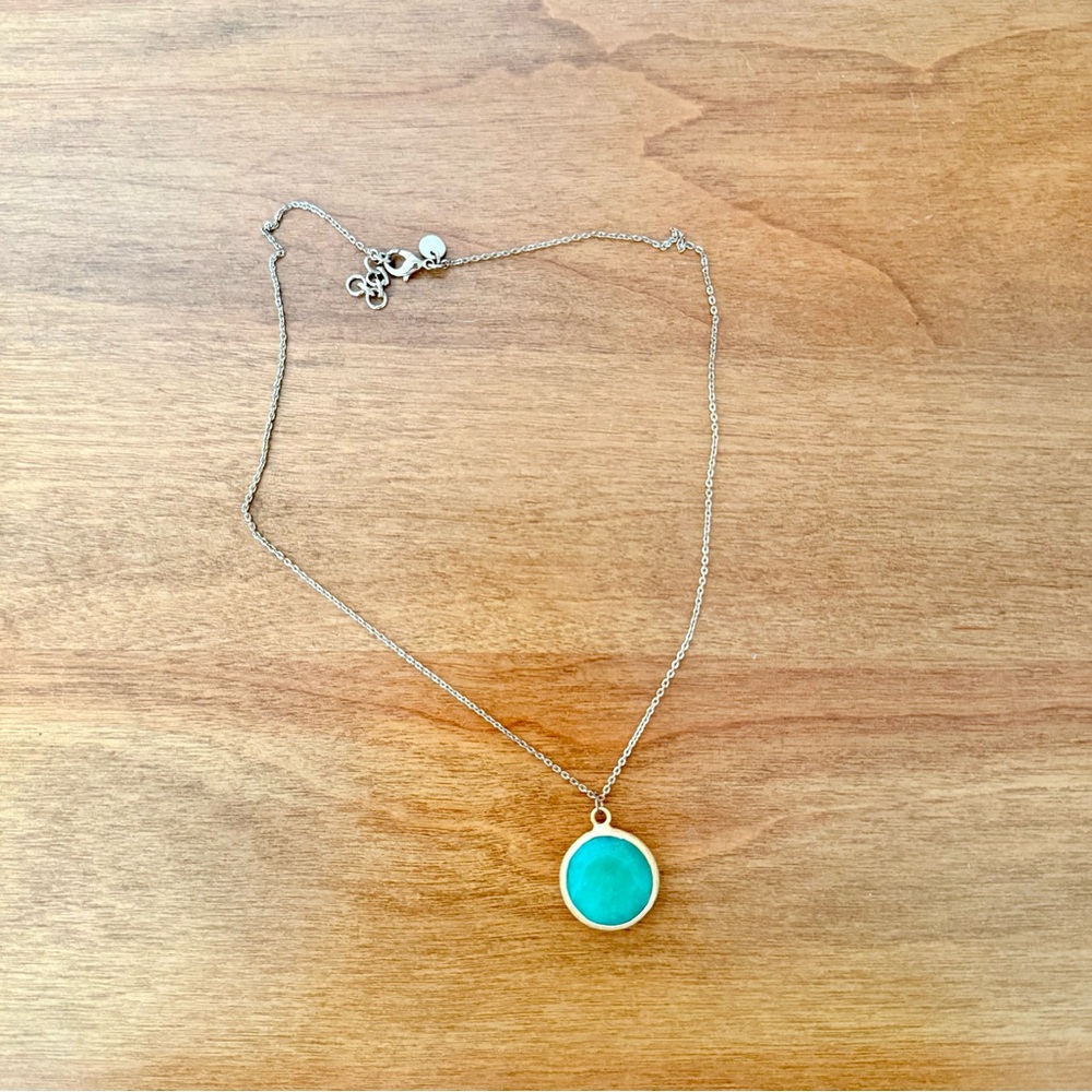 ‼️LAST CHANCE‼️Green Jade & Gold Pendant Necklace
